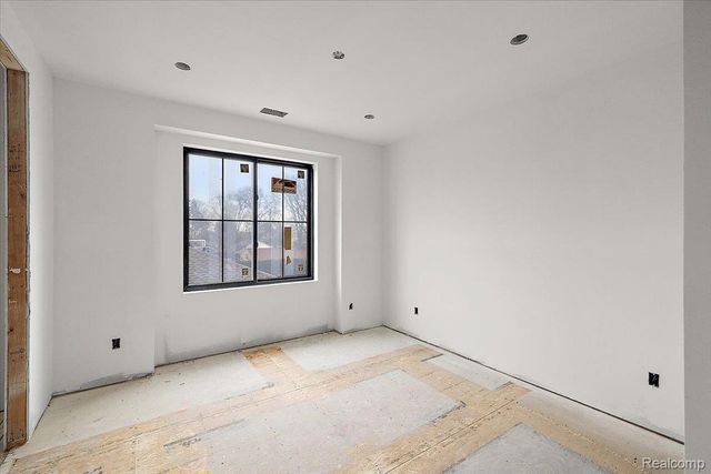 2694 Dorchester Road, Birmingham, MI 48009