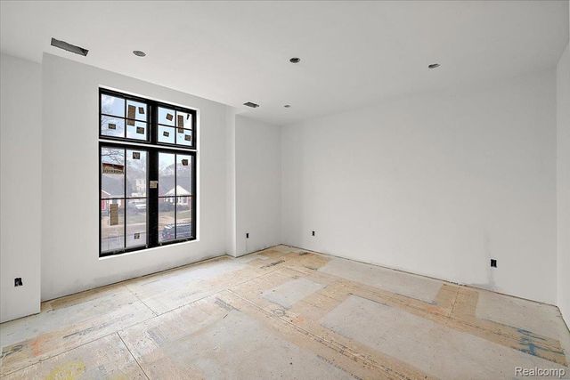 2694 Dorchester Road, Birmingham, MI 48009