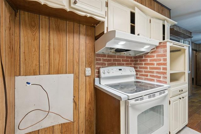 968 NW 5th Street, Moore, OK 73160