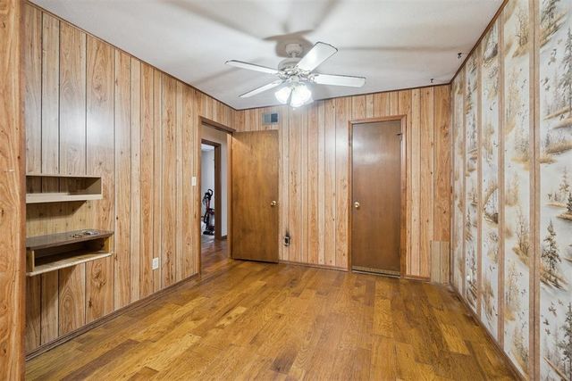 968 NW 5th Street, Moore, OK 73160