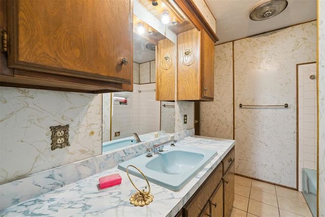 968 NW 5th Street, Moore, OK 73160