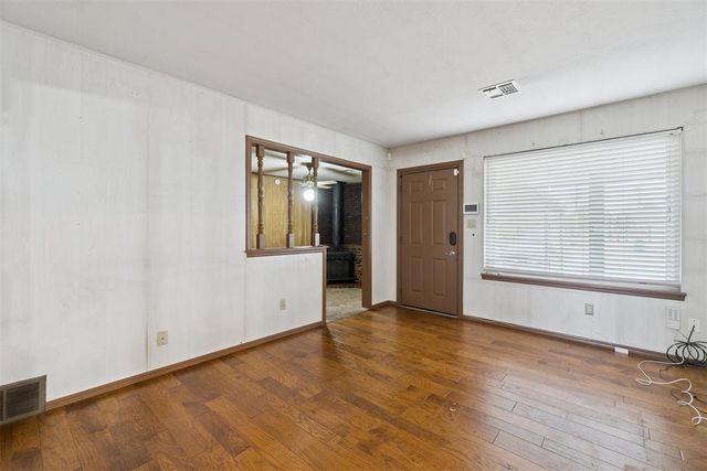 968 NW 5th Street, Moore, OK 73160