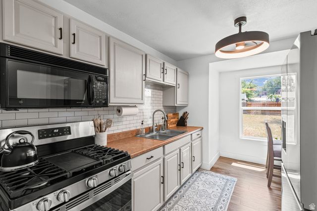 697 37TH ST, South Ogden, UT 84403