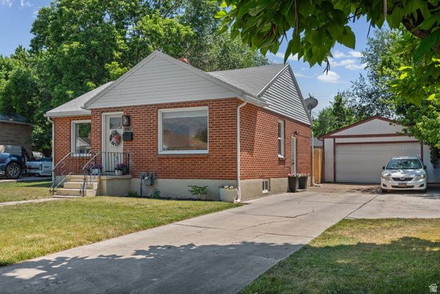 697 37TH ST, South Ogden, UT 84403