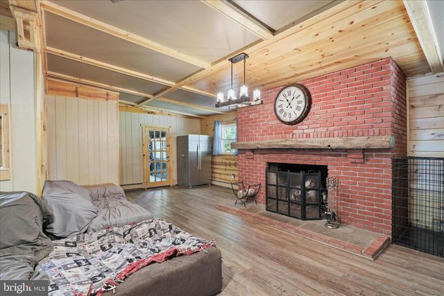 7 CONEWAGO HILLS RD, Mt Gretna, PA 17064