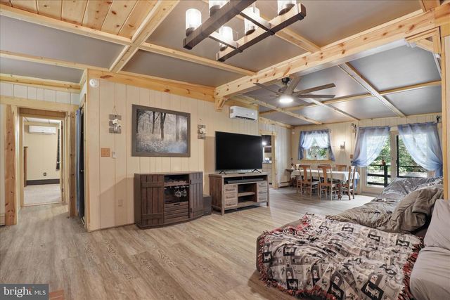 7 CONEWAGO HILLS RD, Mt Gretna, PA 17064