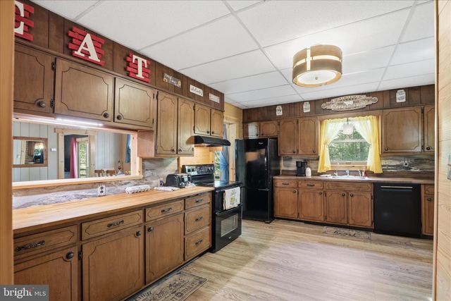 7 CONEWAGO HILLS RD, Mt Gretna, PA 17064