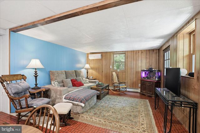 7 CONEWAGO HILLS RD, Mt Gretna, PA 17064