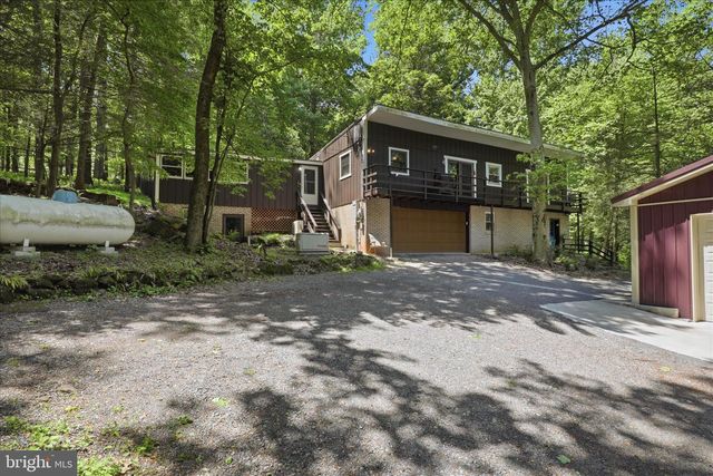 7 CONEWAGO HILLS RD, Mt Gretna, PA 17064