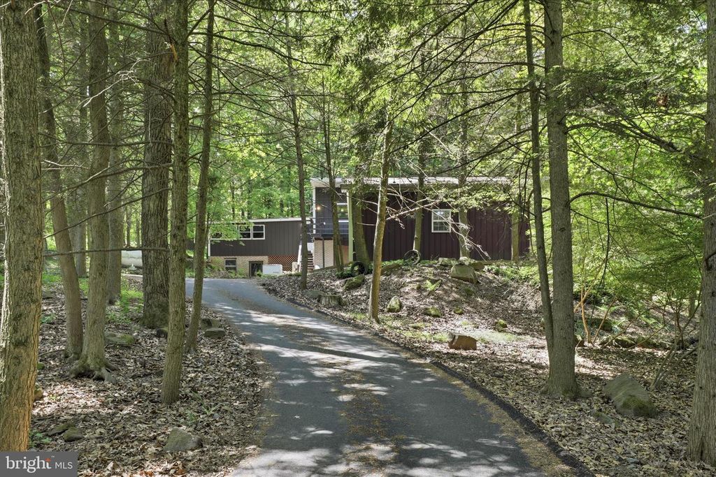 7 CONEWAGO HILLS RD, Mt Gretna, PA 17064