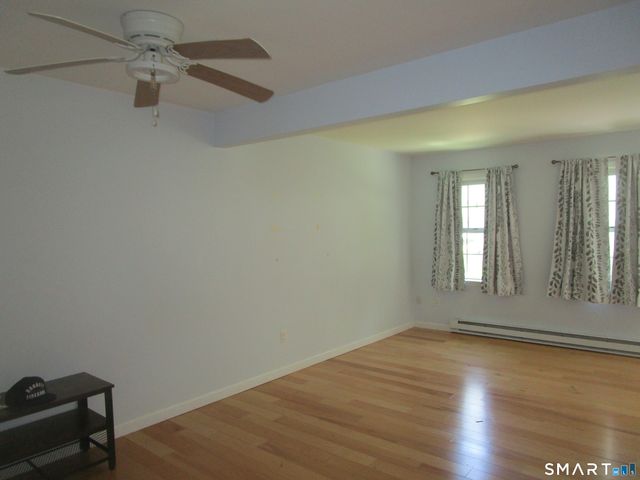 4 Founders Village 4, Clinton, CT 06413