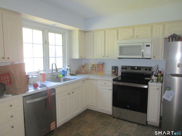 4 Founders Village 4, Clinton, CT 06413