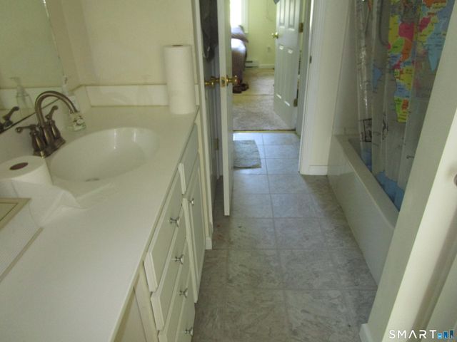 4 Founders Village 4, Clinton, CT 06413