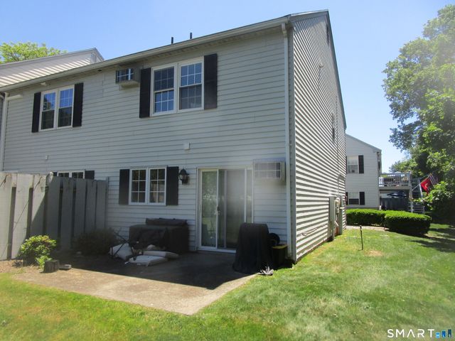 4 Founders Village 4, Clinton, CT 06413