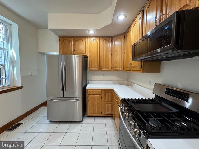 2008 E LOMBARD ST, Baltimore, MD 21231