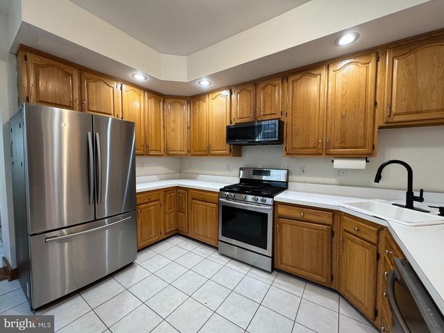 2008 E LOMBARD ST, Baltimore, MD 21231