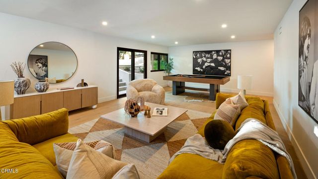 9617 Oak Pass Road, Beverly Hills, CA 90210