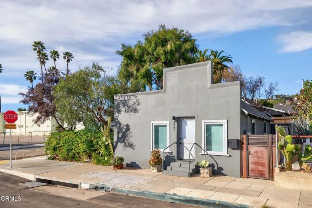 809 E Front Street, Ventura, CA 93001