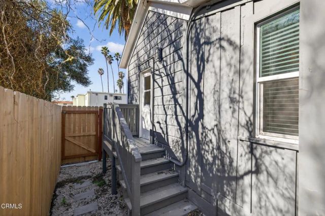 809 E Front Street, Ventura, CA 93001