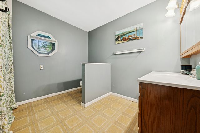 34 N Adams Street, Oswego, IL 60543