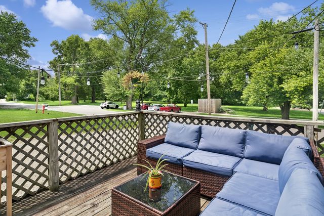 34 N Adams Street, Oswego, IL 60543