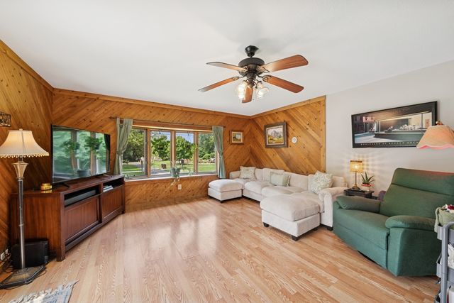 34 N Adams Street, Oswego, IL 60543