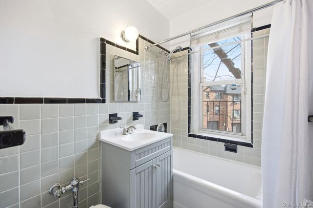 12416 84th Road 2E, Kew Gardens, NY 11415