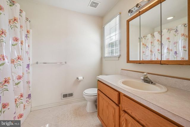 64 PETERS LN, Blackwood, NJ 08012