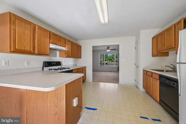 64 PETERS LN, Blackwood, NJ 08012
