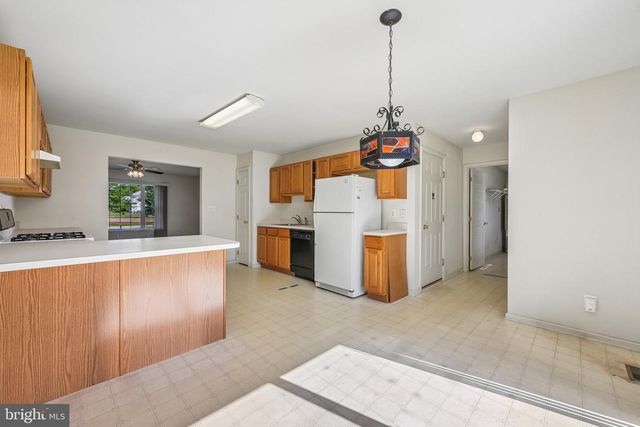 64 PETERS LN, Blackwood, NJ 08012