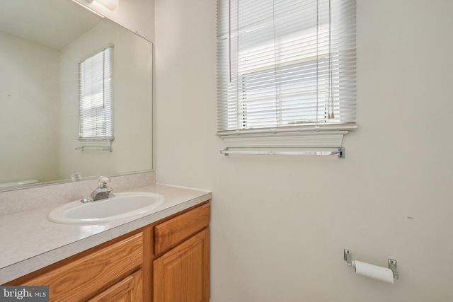 64 PETERS LN, Blackwood, NJ 08012