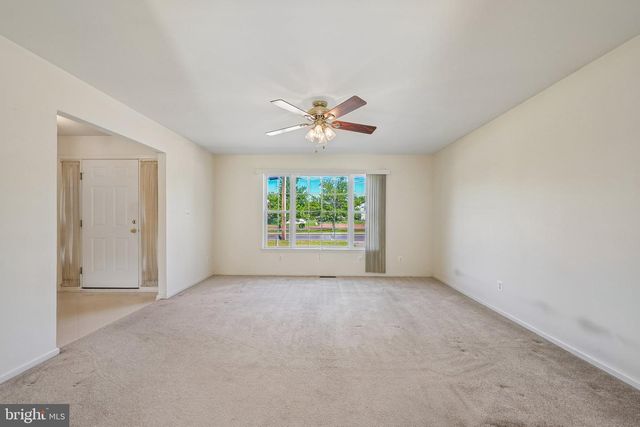 64 PETERS LN, Blackwood, NJ 08012