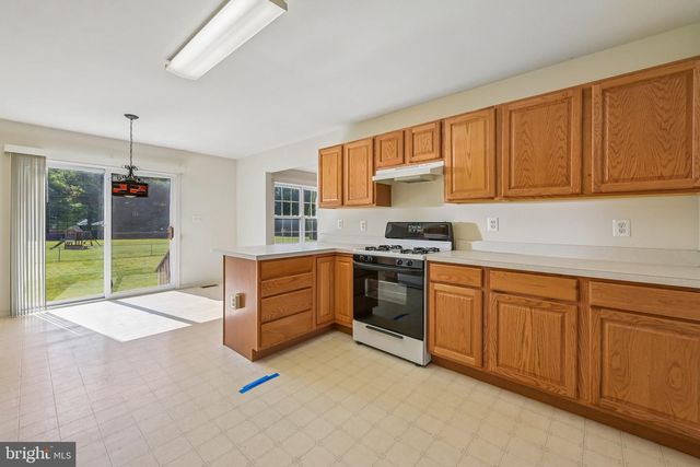 64 PETERS LN, Blackwood, NJ 08012