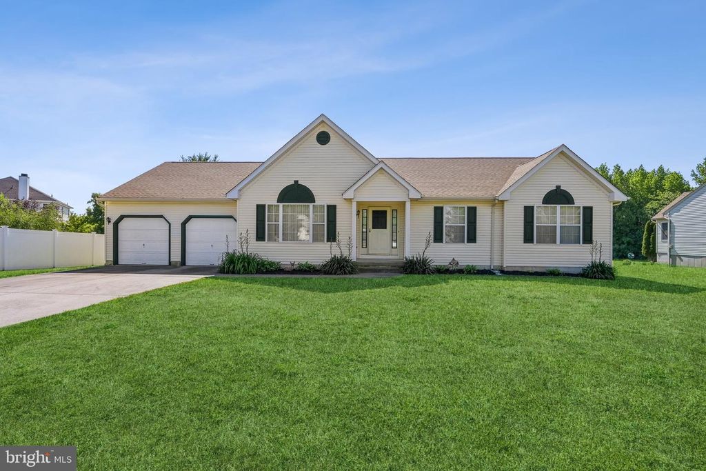 64 PETERS LN, Blackwood, NJ 08012