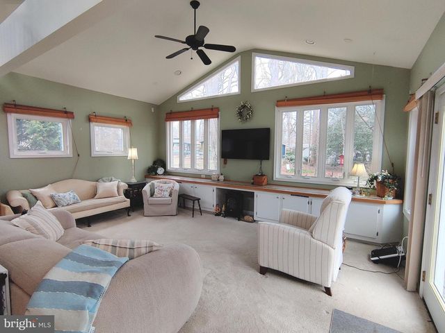 11106 DEL RIO DR, Fairfax, VA 22030