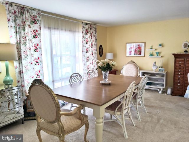 11106 DEL RIO DR, Fairfax, VA 22030