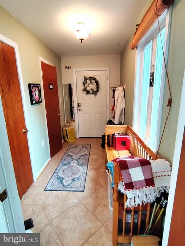 11106 DEL RIO DR, Fairfax, VA 22030