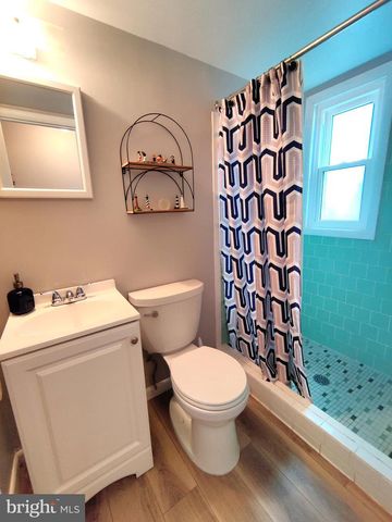 11106 DEL RIO DR, Fairfax, VA 22030