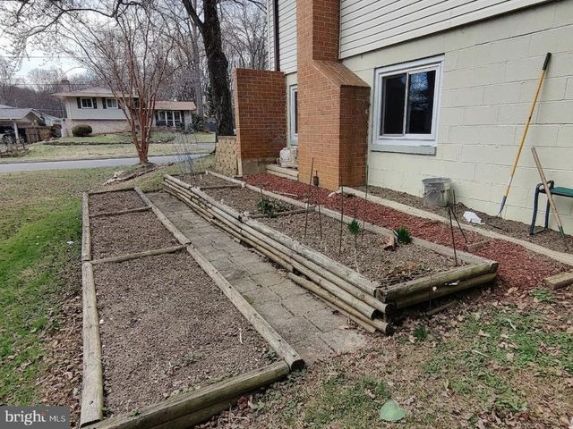 11106 DEL RIO DR, Fairfax, VA 22030