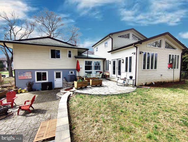 11106 DEL RIO DR, Fairfax, VA 22030