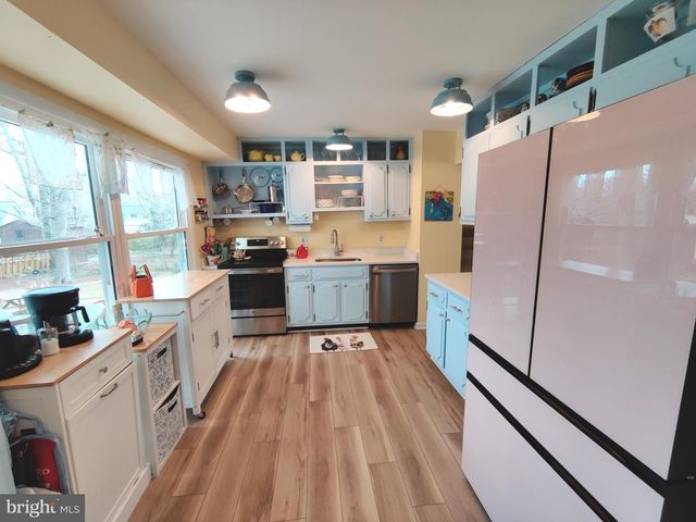 11106 DEL RIO DR, Fairfax, VA 22030