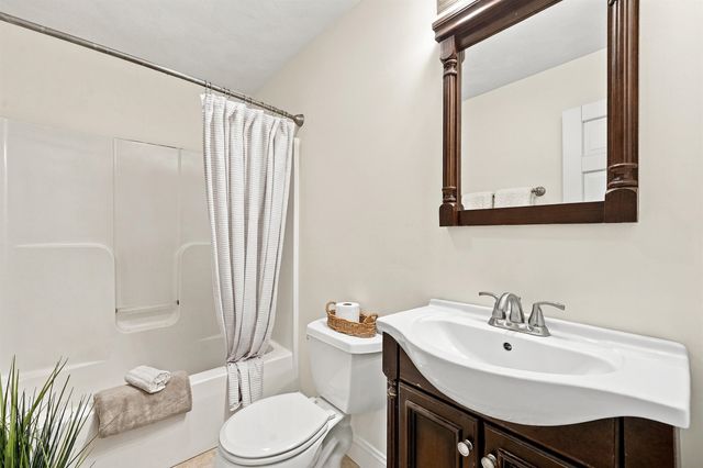 97 Dutton Road, Pelham, NH 03076