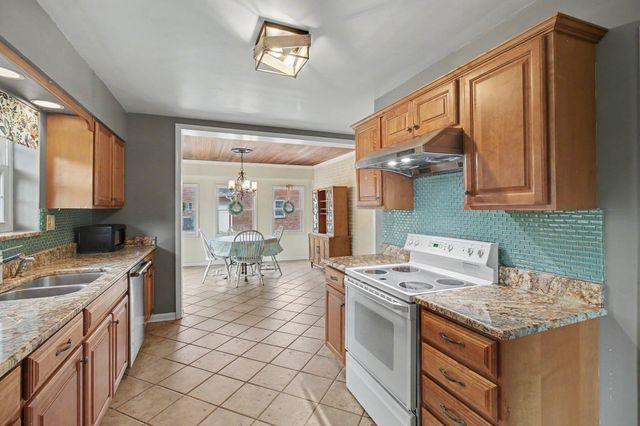 112 Warwick Court, Crestview Hills, KY 41017