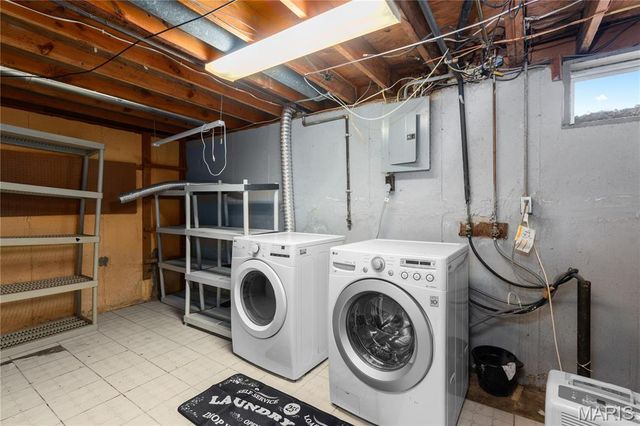 1759 Roth Hill Drive, Maryland Heights, MO 63043