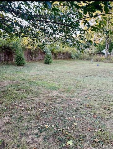 1759 Roth Hill Drive, Maryland Heights, MO 63043