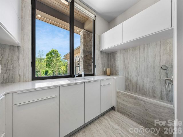 60 Walnut Valley Parkway, Arden, NC 28704