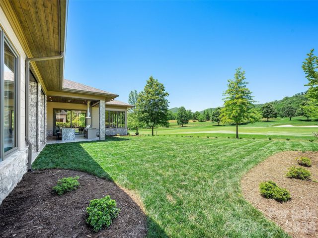60 Walnut Valley Parkway, Arden, NC 28704