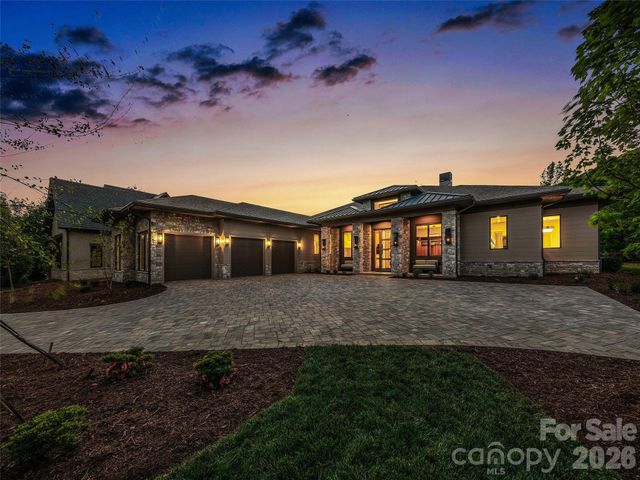 60 Walnut Valley Parkway, Arden, NC 28704