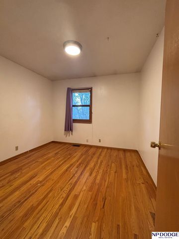 9612 Binney Street, Omaha, NE 68134