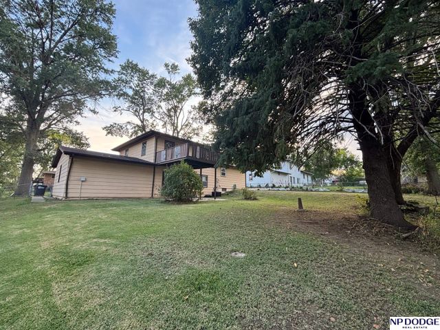 9612 Binney Street, Omaha, NE 68134